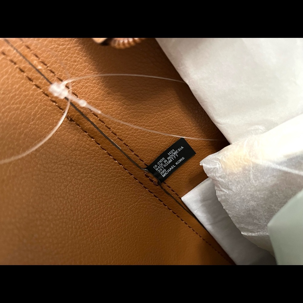 Michael Kors Maisie Large Pebbled Leather 3-in-1 Tote Bag - Picture 9 of 9